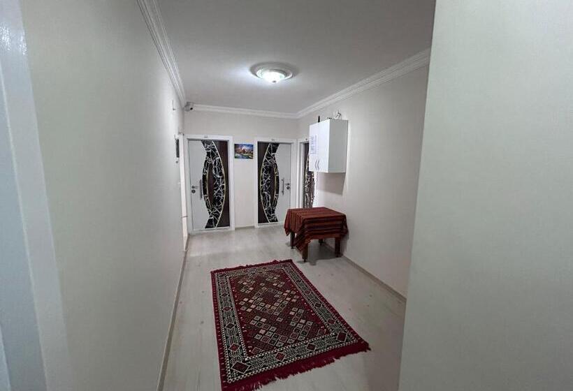 Quarto Quádruplo Estandar, Paradise House