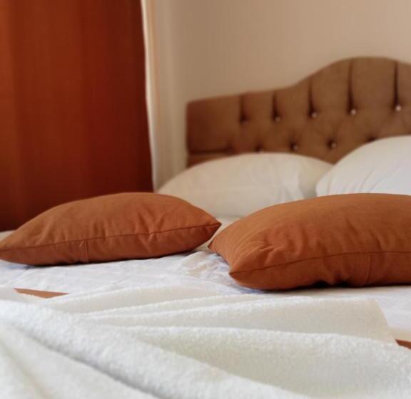 Quarto Estandar, Paradise House