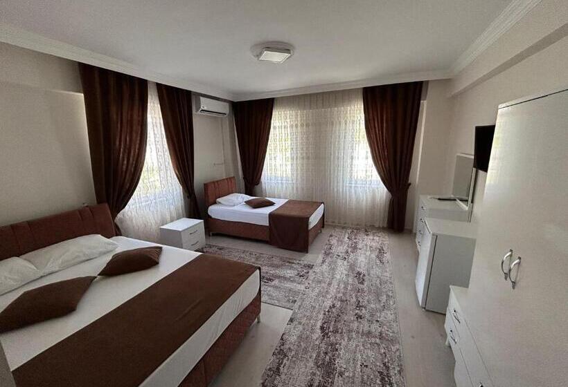 Quarto Triplo Estandar, Paradise House
