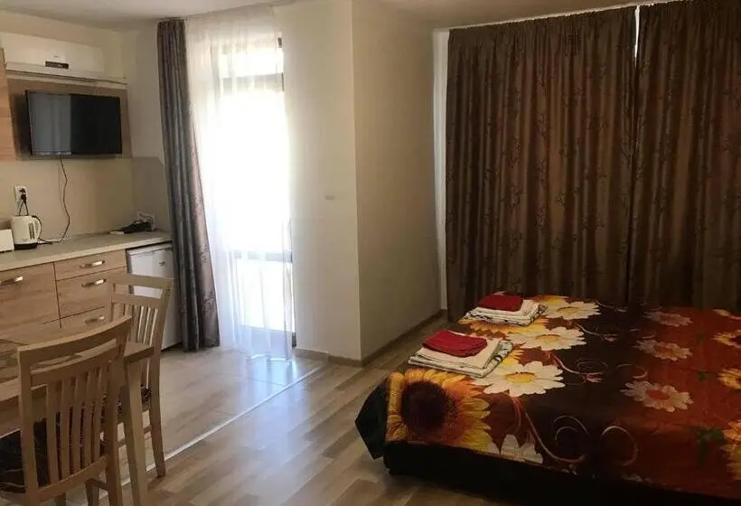 استودیوی لوکس, Guest House Zornica In Obzor