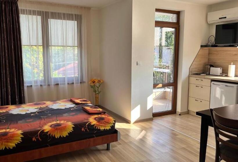 סטודיו סטנדרט עם מרפסת, Guest House Zornica In Obzor