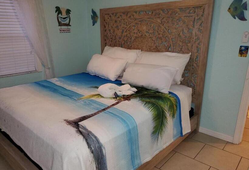 شقة غرفة واحدة, The Monterey Beach Resort