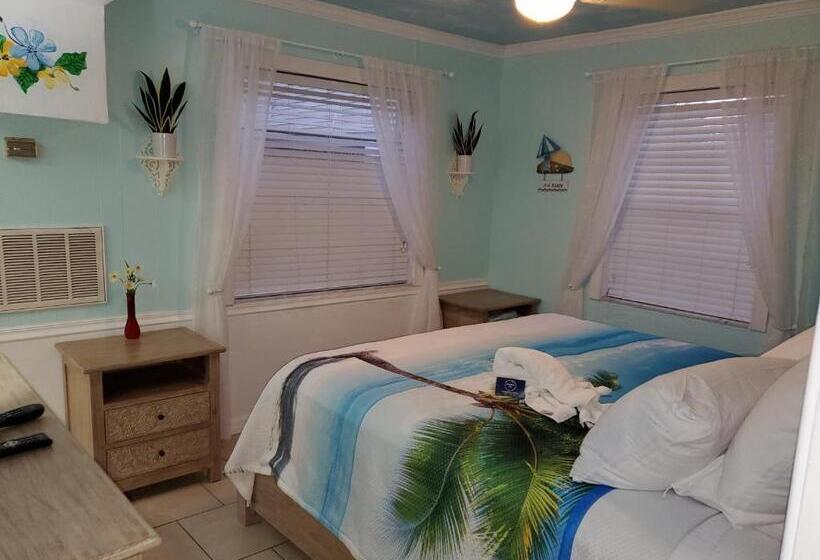 شقة غرفة واحدة, The Monterey Beach Resort