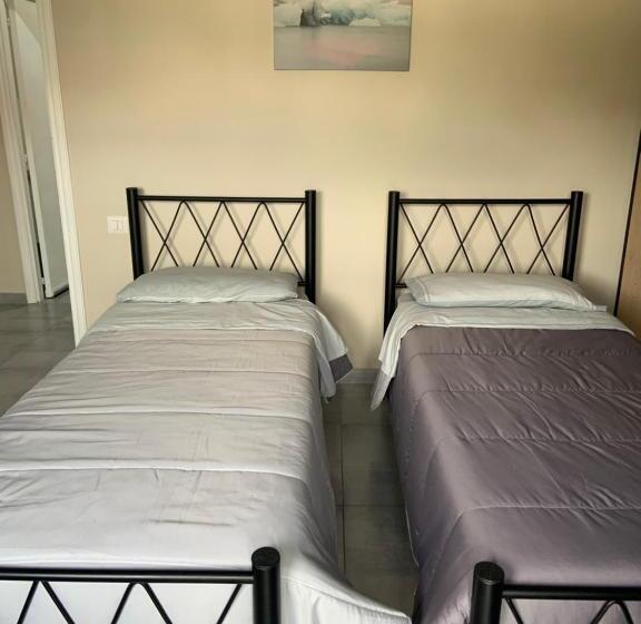 Standard room with outdoor bath, B&b Alle Porte Di Caserta