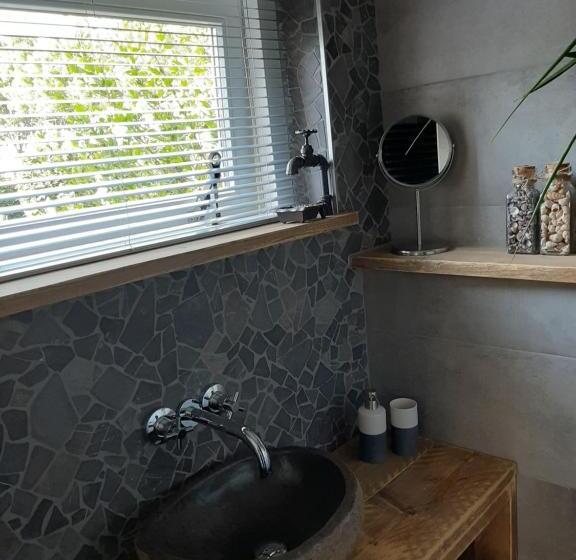 غرفة ديلوكس, Mahil Laya