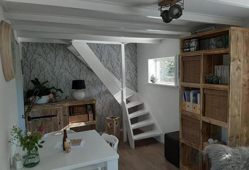 غرفة ديلوكس, Mahil Laya