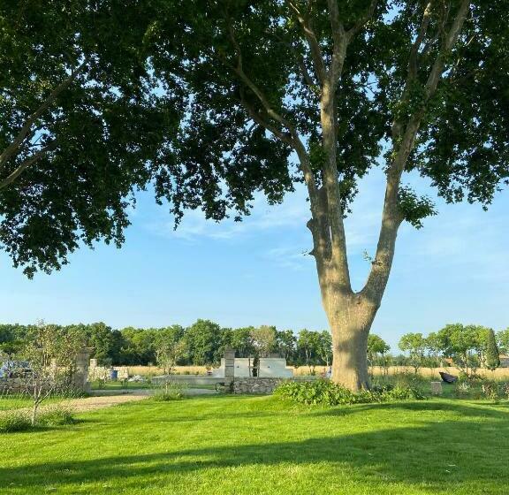 غرفة قياسية مطلّة علي حمام السباحة, Mas Des 2 Platanes