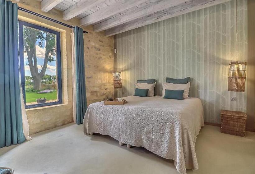 غرفة قياسية مطلّة علي حمام السباحة, Mas Des 2 Platanes