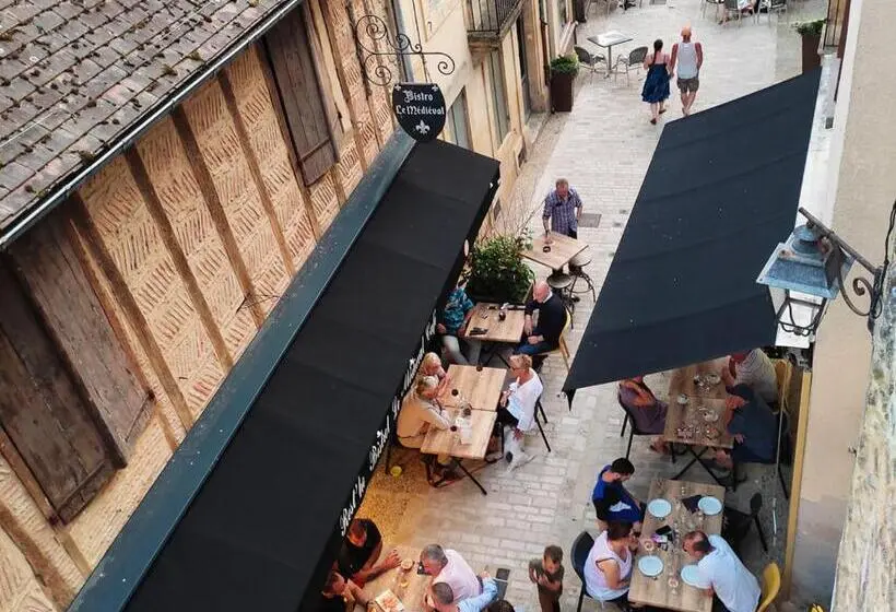 Standard-huone, Planches Et Plonk