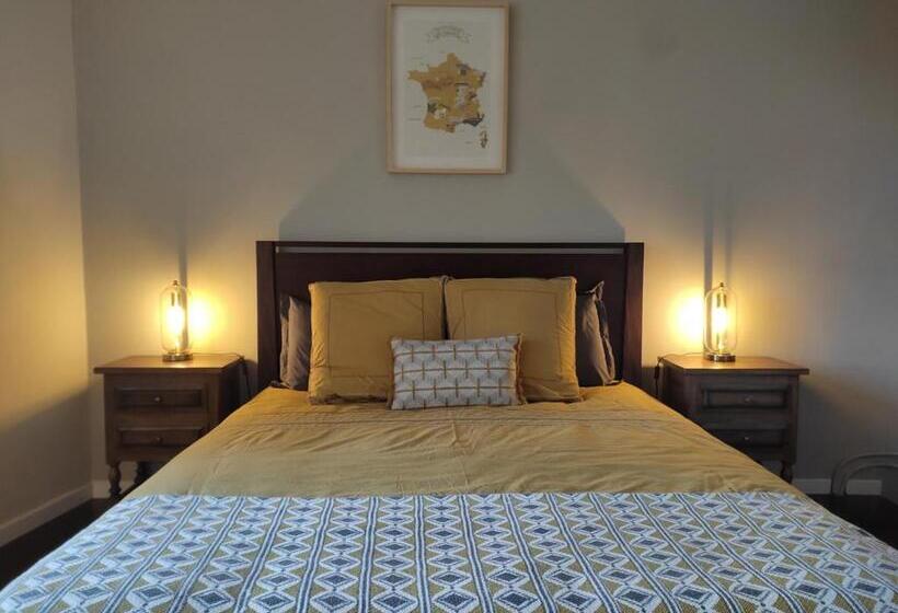 غرفة ديلوكس سرير كينج, Planches Et Plonk