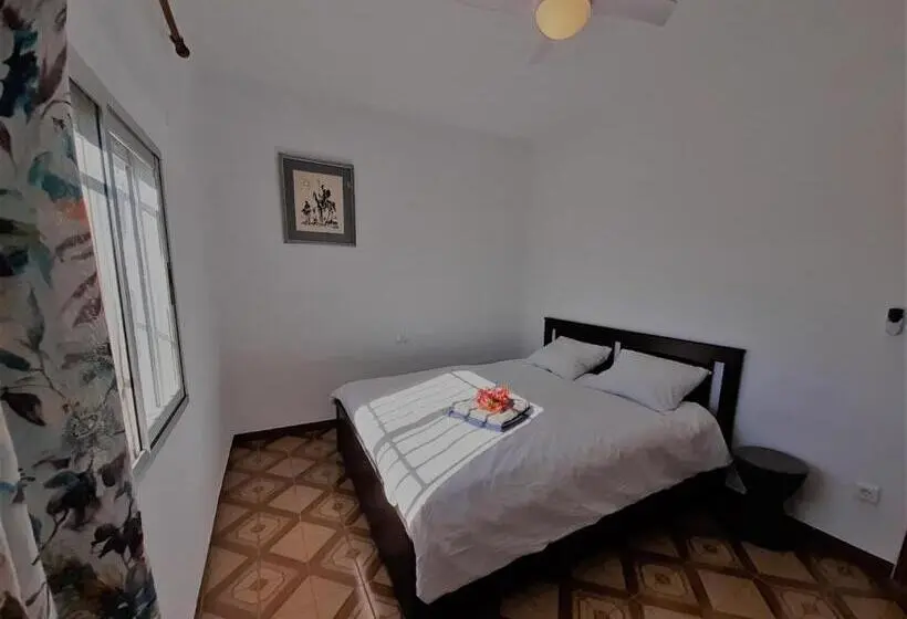 バス共有のスタンダードルーム, Casa Loro Loco B&b
