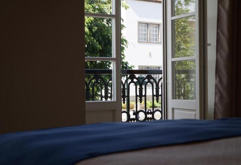 标准间, Angra Central