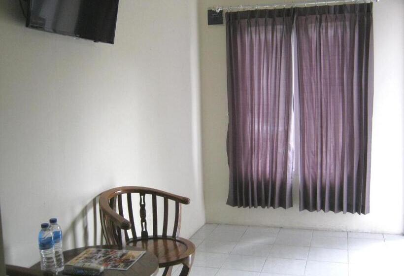 デラックスルーム, Aqilakost N Cafe Gadog Puncak