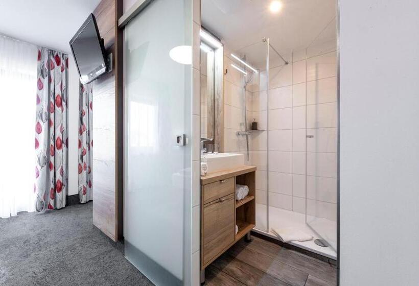 Номер Deluxe, Schloßberg