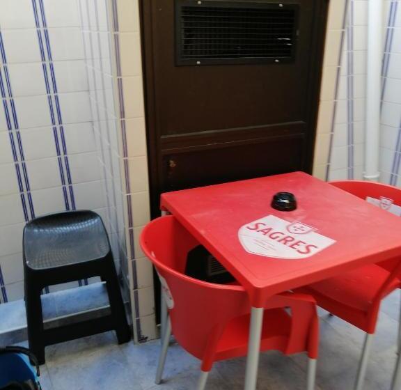 חדר משפחתי, Quartos Lazarino