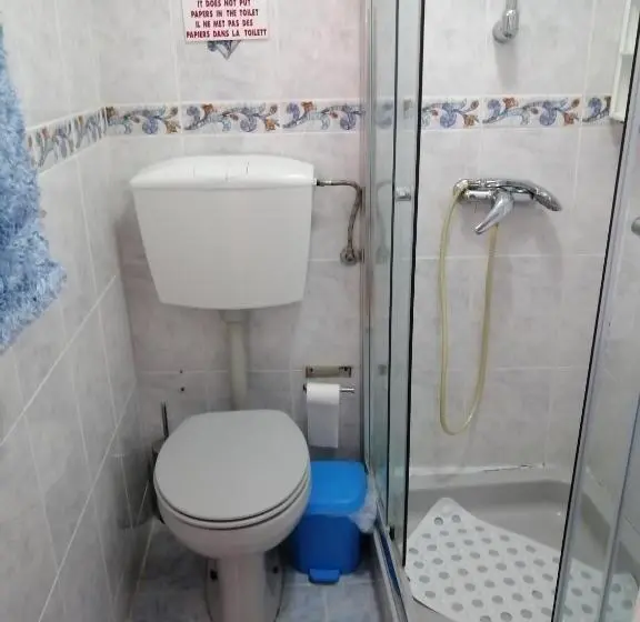 اتاق خانوادگی, Quartos Lazarino