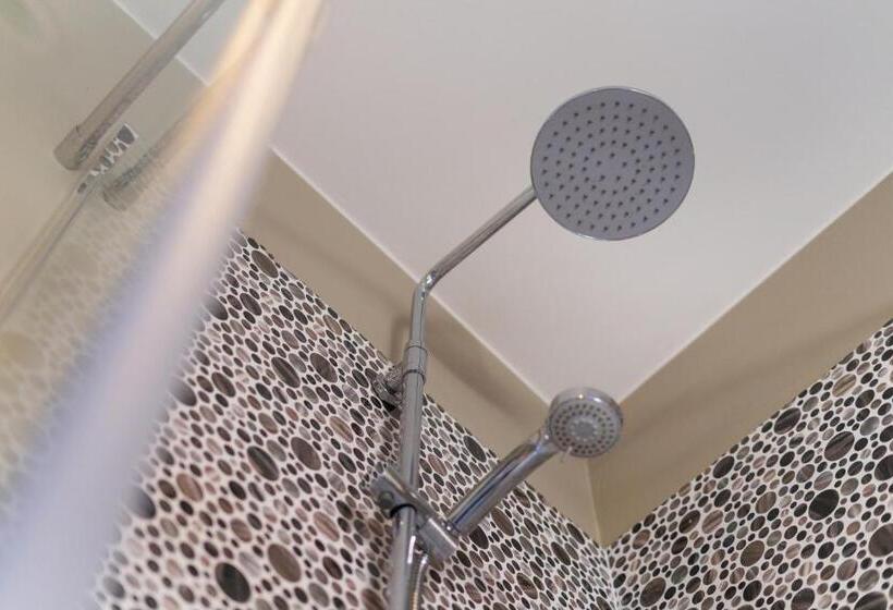 スタンダードルーム, Spacious Guest Suites Near Historic Market   5 Min Walk