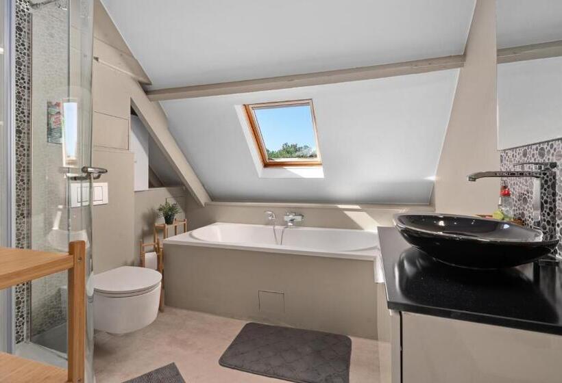 חדר סטנדרט, Spacious Guest Suites Near Historic Market   5 Min Walk