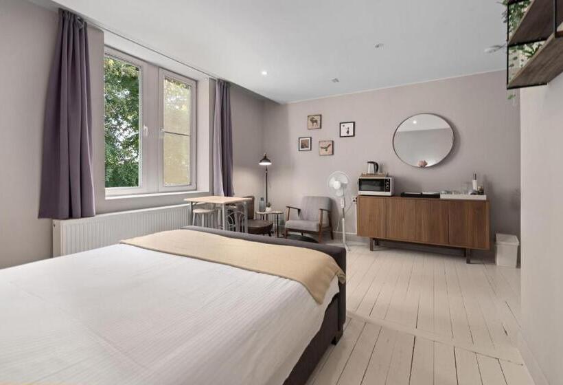 חדר סטנדרט, Spacious Guest Suites Near Historic Market   5 Min Walk