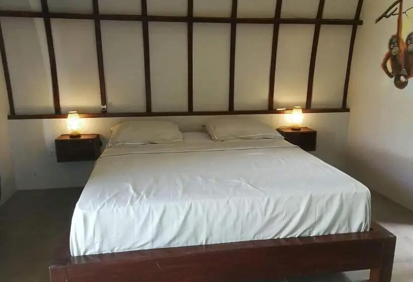 デラックスバンガロー, Gino S Place   Guest House & Jungle Trekking