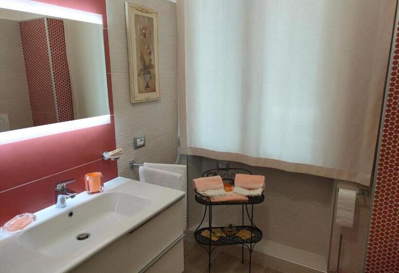 اتاق استاندارد با بالکن, B&b La Rocca