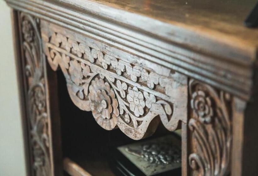 اتاق لوکس با بالکن و چشم‌انداز دریا, B&b Villa Alba