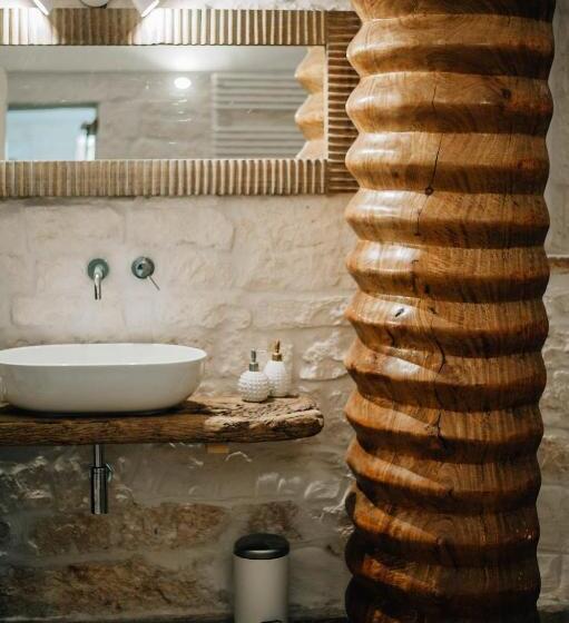 חדר דלוקס, Yours Trulli