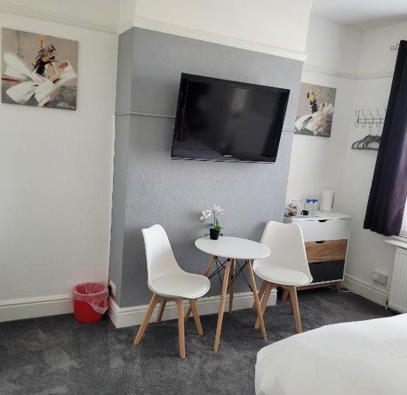 اتاق سوپریور, Edelweiss Guest House