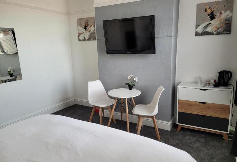 اتاق سوپریور, Edelweiss Guest House