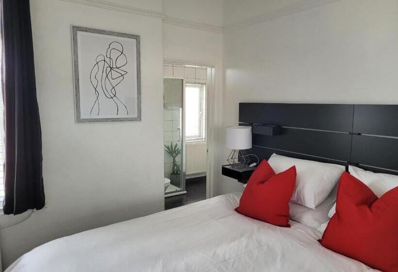 اتاق سوپریور, Edelweiss Guest House