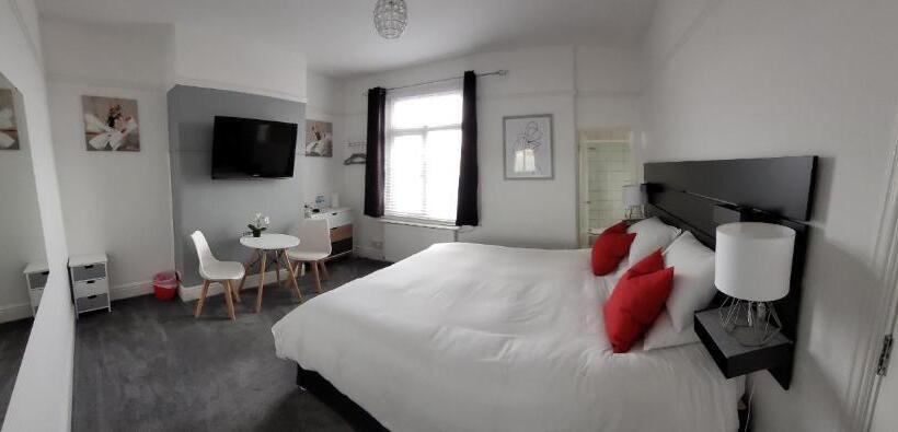 اتاق سوپریور, Edelweiss Guest House