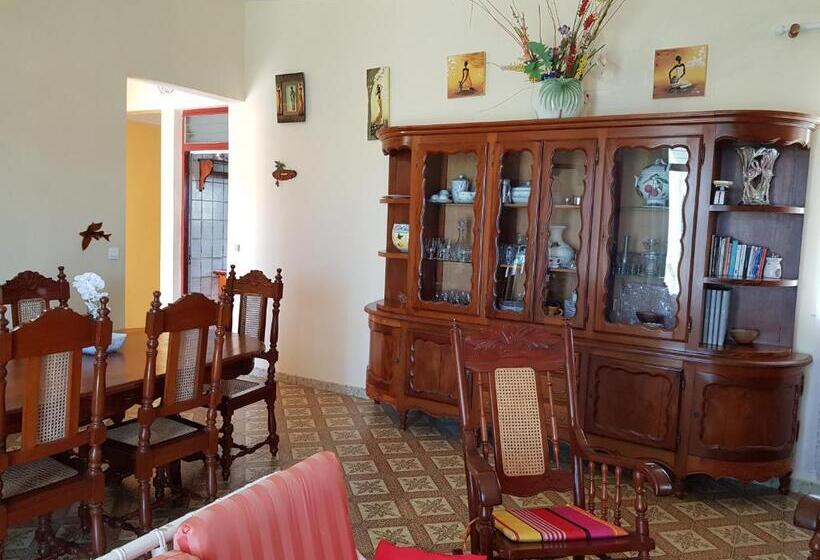 خانه 2 خوابه, La Maison Aux Orchidées