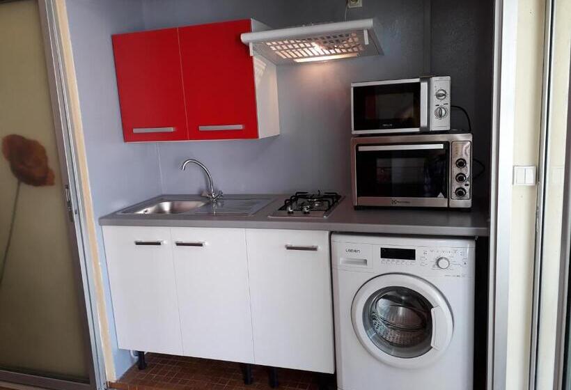 استودیو استاندارد با چشمانداز استخر, La Maison Aux Orchidées