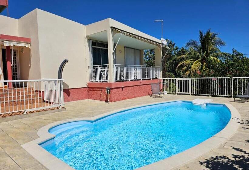 استودیو استاندارد با چشمانداز استخر, La Maison Aux Orchidées