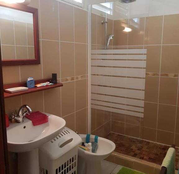 استودیو استاندارد با چشمانداز استخر, La Maison Aux Orchidées