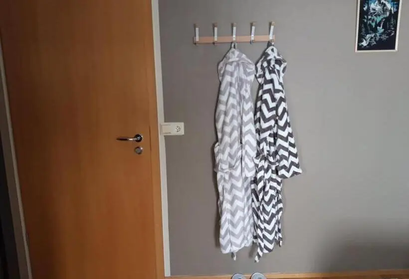 اتاق استاندارد با سرویس بهداشتی مشترک, Stóri Bakki Guesthouse With Hot Tub