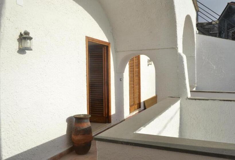 آپارتمان 1 خوابه با چشمانداز دریا, B&b 1787 In Montechiaro