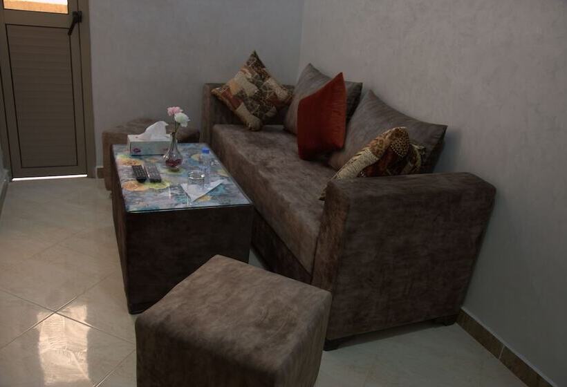 豪华三人间, Dakhla Guest