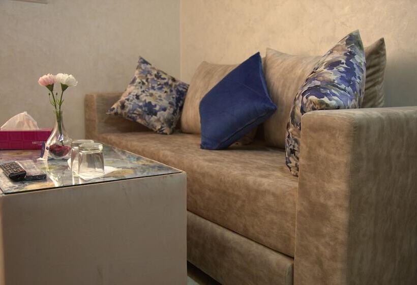 豪华三人间, Dakhla Guest