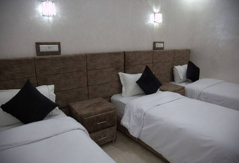 豪华三人间, Dakhla Guest