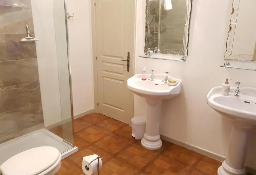 キングサイズベッドのデラックスルーム, Le Logis D Epargnes B&b And Gite
