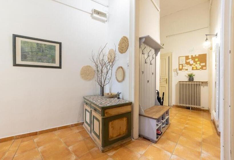 اتاق استاندارد با سرویس بهداشتی مشترک, Gellerico Rooms At Rákóczi Square