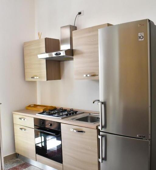 דירת חדר בקומת קרקע, La Villetta