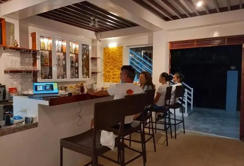 ガーデンビュースタンダードルーム, Maykenn Beach