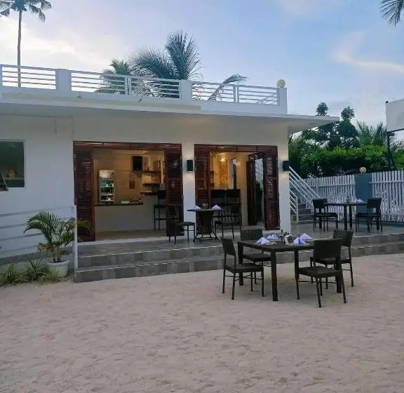 デラックスルーム, Maykenn Beach