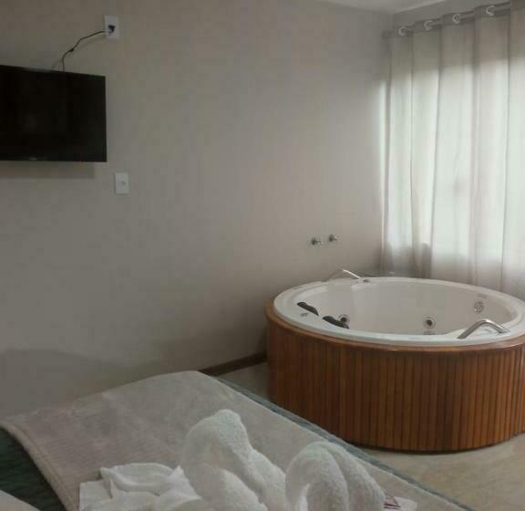 带按摩浴盆的套房, Recanto Berço Das Aguas