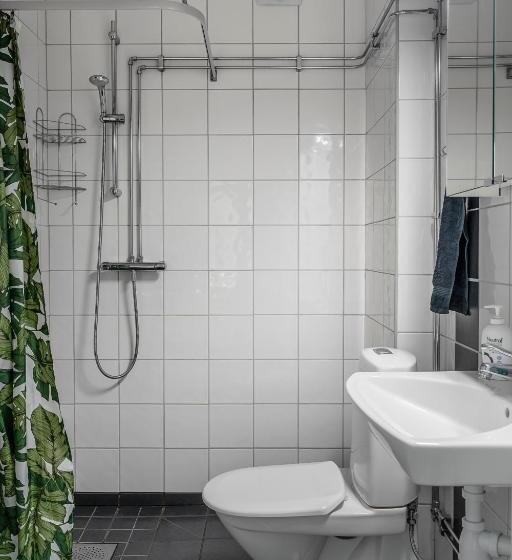 带共用浴室的标准房间, Vandrarhemmet Stranden