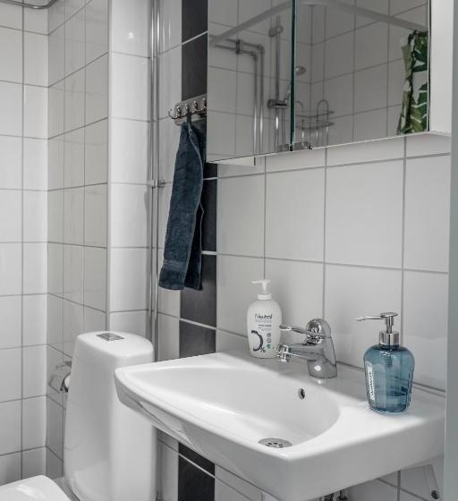 带共用浴室的标准房间, Vandrarhemmet Stranden