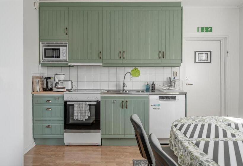 标准四人间共用浴室, Vandrarhemmet Stranden