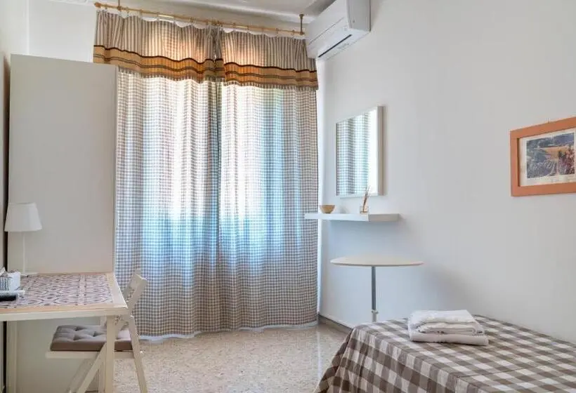Camera Standard Bagno Esterno, B&b La Gradina